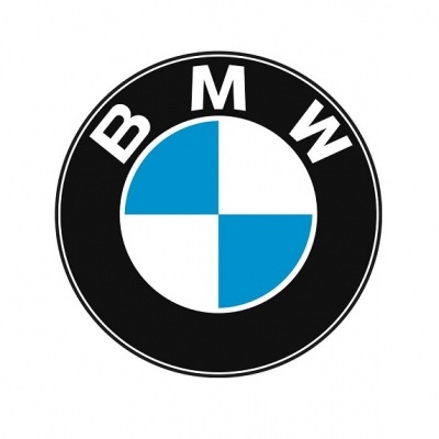 Logotipo BMW redondo em preto, azul e branco