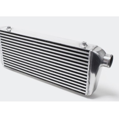 Intercooler de metal prateado