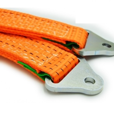 Cinta de reboque laranja com terminações de metal