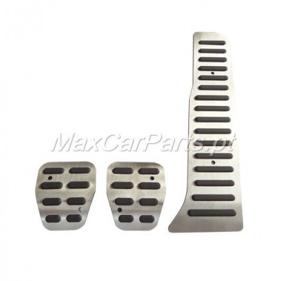 Conjunto de três pedais automóveis em metal prateado com inserções pretas