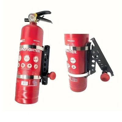 Extintor de incêndio vermelho com suporte preto