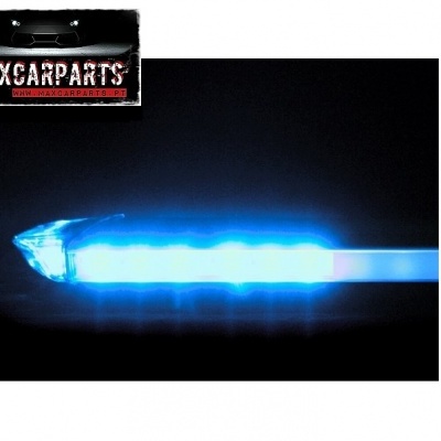 Luz LED azul numa vara branca com fundo preto e logótipo MAXCARPARTS