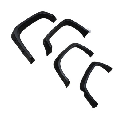 Quatro apliques ou molduras de para-lamas pretos para carro