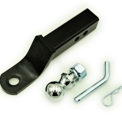 Conjunto de engate de reboque preto e prateado em fundo branco