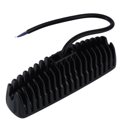 Dissipador de calor preto com aletas e cabo