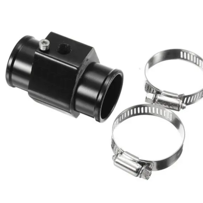 Conjunto de adaptador tubular preto com duas porcas e duas abraçadeiras metálicas prateadas ajustáveis