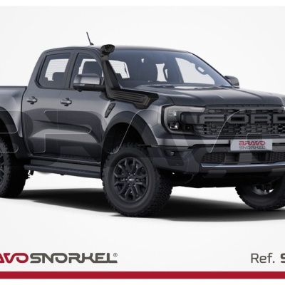 Picape negra com snorkel e logo BRAVO SNORKEL
