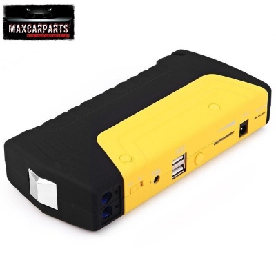 Power bank portátil preto e amarelo com portas USB e luzes LED.
