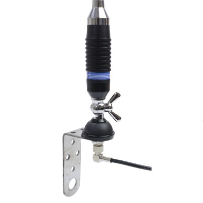 Antena metálica com base em L e cabo preto