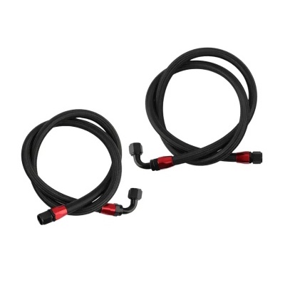 Duas mangueiras flexíveis pretas com conectores vermelhos e pretos