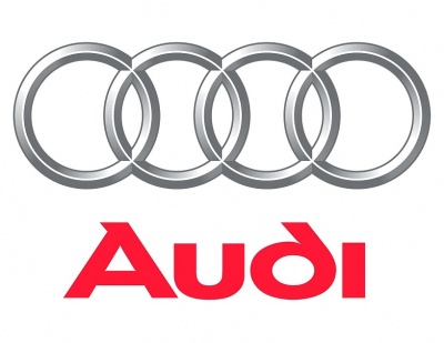 Logótipo da Audi com vários anéis prateados e texto vermelho