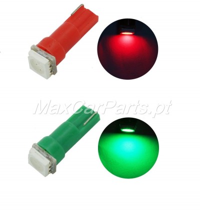 Duas lâmpadas LED T5, uma vermelha e uma verde, com luzes acesas correspondentes