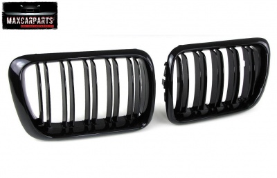 Grelhas negras brilhantes para automóvel com barras verticais