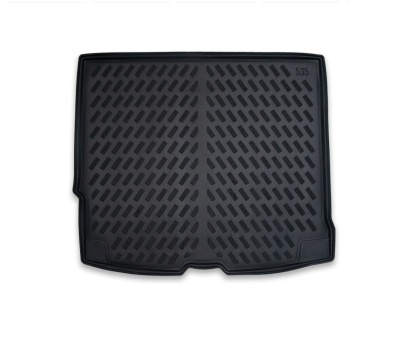 Tapete de bagageira preto em borracha com padrão antiderrapante e número 535
