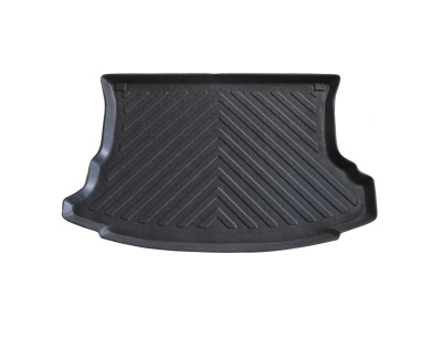 Tapete preto para bagageira de carro com linhas diagonais em padrão 'V'