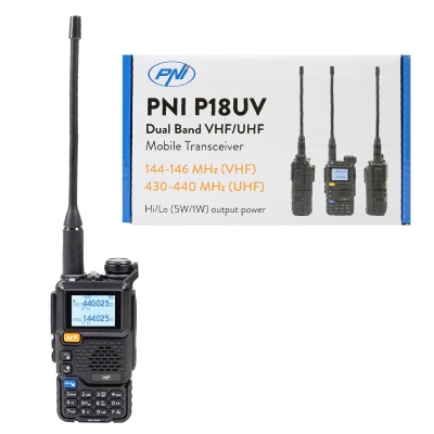Rádio comunicador móvel preto PNI P18UV com ecrã e caixa do produto com informações