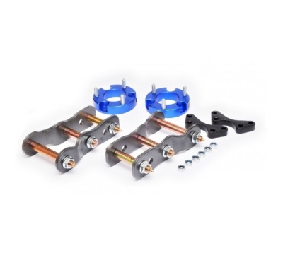 Conjunto de peças metálicas com anéis azuis e parafusos em fundo branco