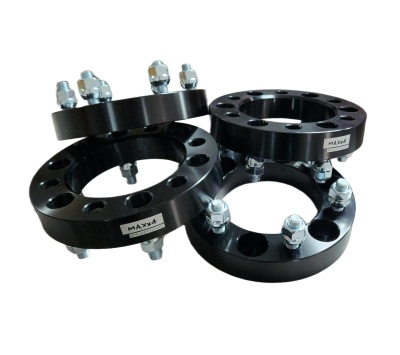 Conjunto de espaçadores de rodas automóveis pretos com parafusos