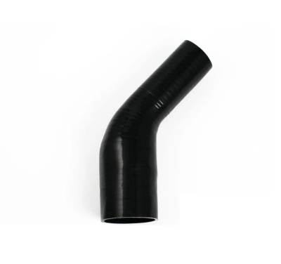 Mangueira flexível preta para tubo em fundo branco