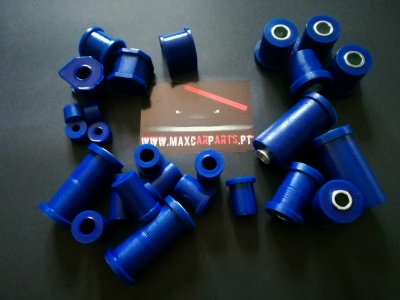 buchas automóveis azuis de borracha com revestimento metálico interior e cartão promocional