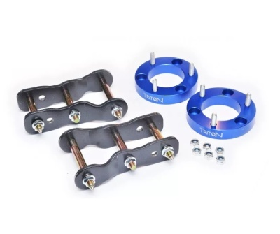 conjunto de acessórios automóveis pretos e azuis com parafusos e porcas