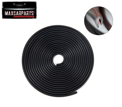 Bobina preta de tubo vedante com detalhe do interior almofadado e logótipo MAXCARPARTS