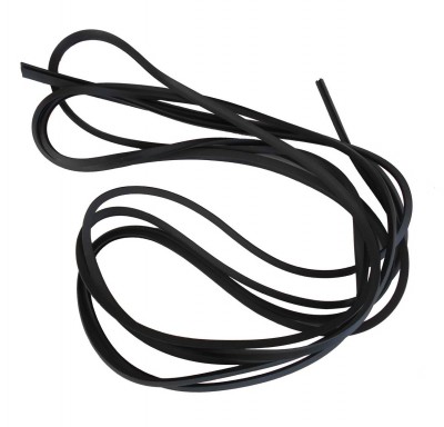 Cabo preto fino e flexível enrolado