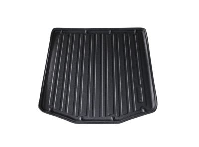 Tapete de mala de carro preto com textura e bordas elevadas