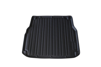 Tapete preto de proteção para bagageira de carro com relevo e bordas elevadas