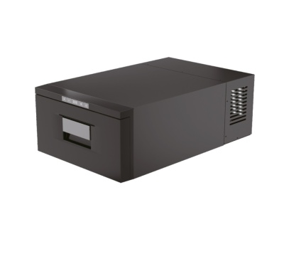 Impressora térmica preta com visor digital e entradas de ventilação lateral