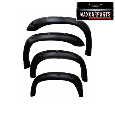 Conjunto de para-lamas automóveis pretos em fundo branco com logótipo MAXCARPARTS