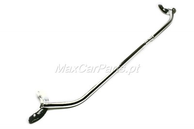 Barra metálica cromada com extremidades pretas sobre fundo branco