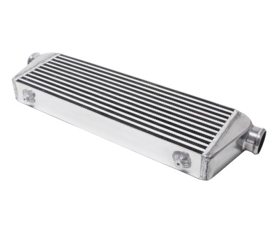 Intercooler metálico prateado com aletas internas