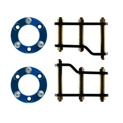 Flanges metálicas azuis e espaçadores pretos com parafusos dourados sobre fundo branco.