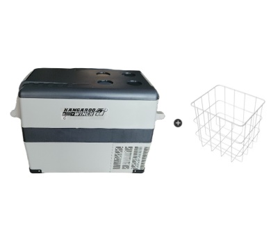 Frigorífico portátil cinza e preto com tampa preta e cesta metálica branca ao lado