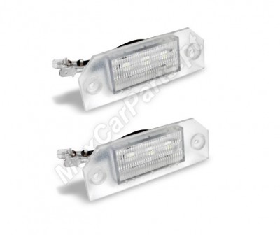 Conjunto de duas luzes automóveis retangulares brancas com lentes transparentes