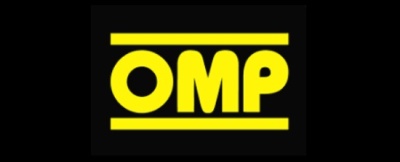 Logotipo da marca OMP amarelo sobre fundo preto