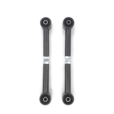 Par de barras estabilizadoras pretas com extremidades circulares e metais prateados