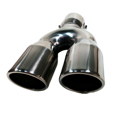 Peça automóvel cromada com duas saídas cilíndricas para escape