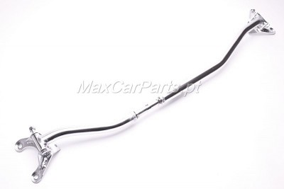 Barra estabilizadora metálica cromada com suportes prateados sobre fundo branco