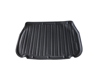 Tapete preto para porta-malas de carro com relevos longitudinais