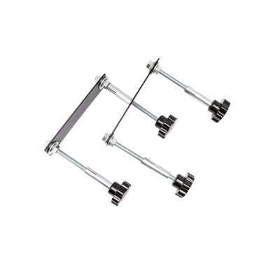 Três suportes metálicos com parafusos e bases plásticas pretas