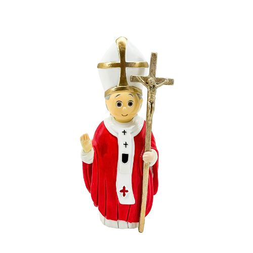 Estatueta de papa com manto vermelho e mitra branca com cruz dourada