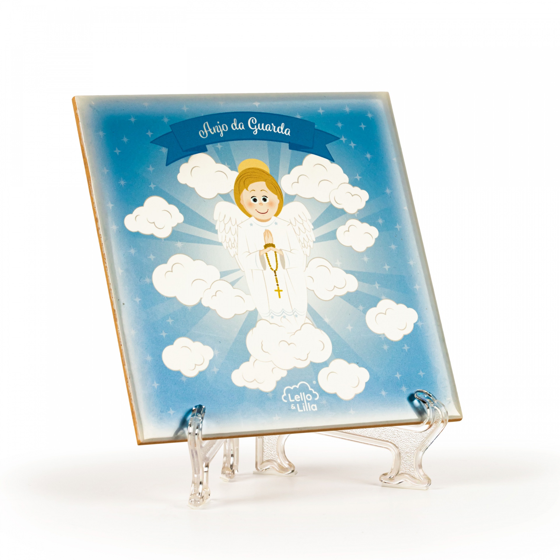 Azulejo decorativo com imagem de anjo da guarda em fundo azul com nuvens brancas