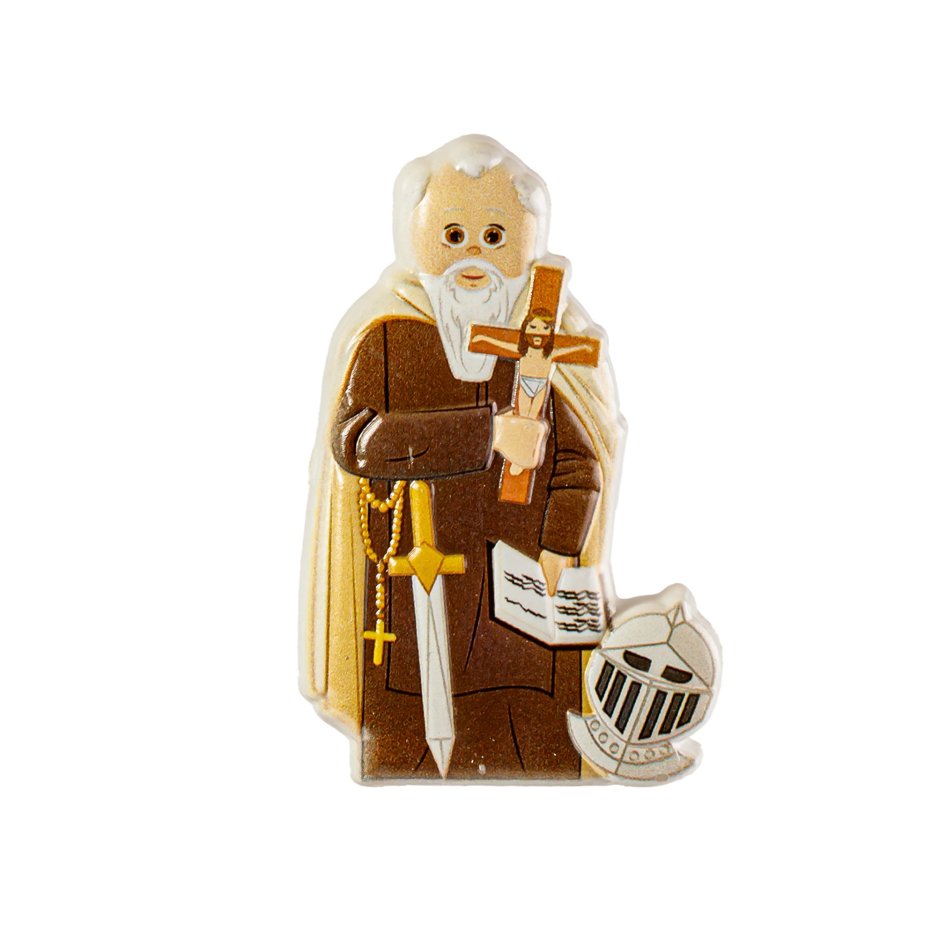 Figura de homem com barba branca segurando cruz e pergaminho com elmo ao lado