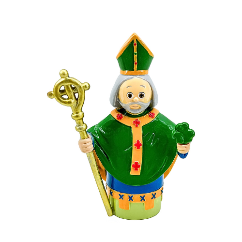 Figura decorativa de São Patrício em cerâmica pintada.