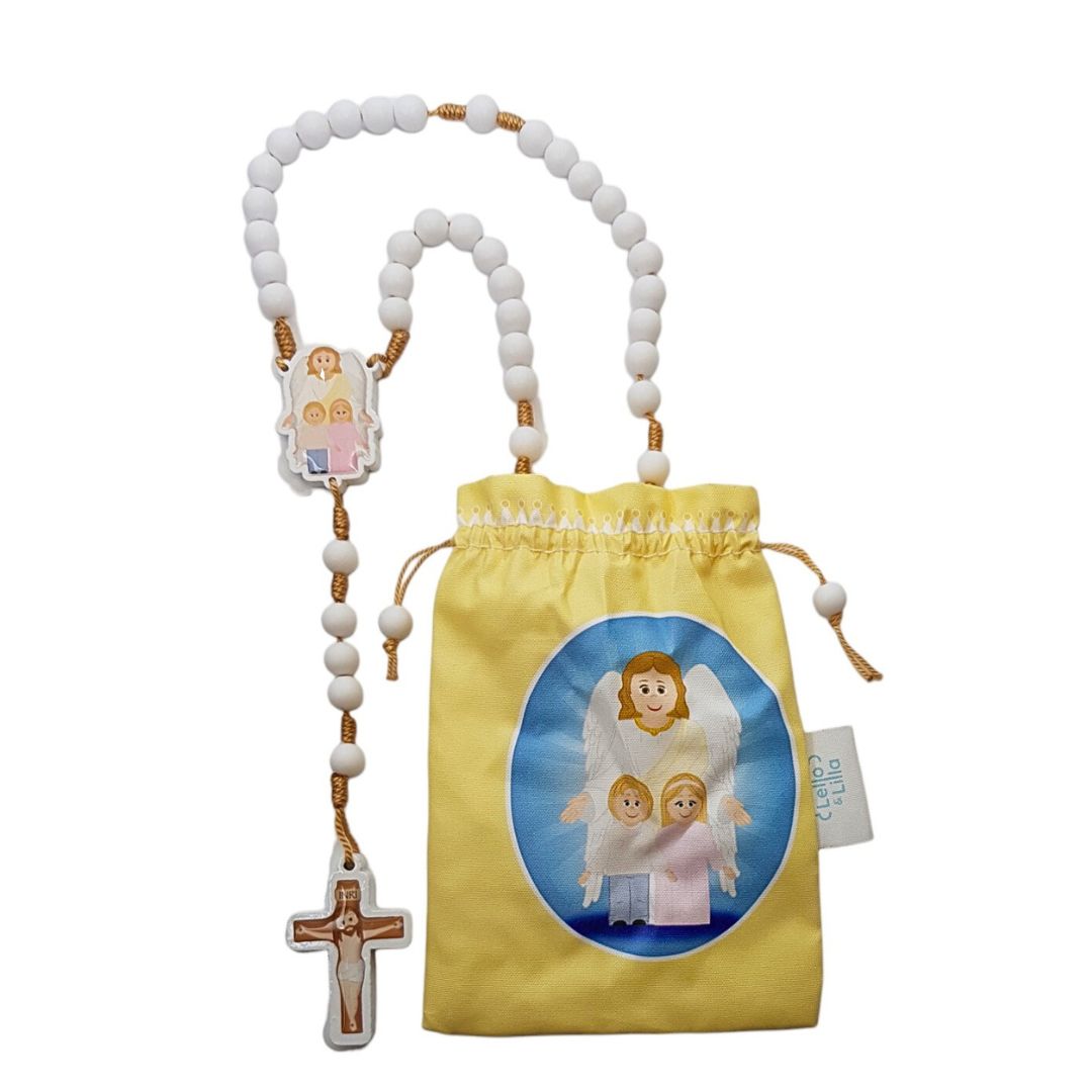 Terço de contas brancas com saco amarelo e imagem religiosa