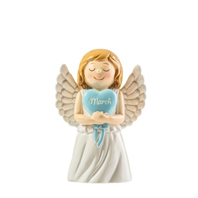 Figura de anjo em cerâmica segurando coração azul com texto March