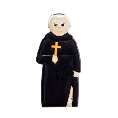 Boneco decorativo de monge com hábito preto e cruz amarela