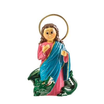 Estátua pequena de figura feminina com manto azul sobre vestido rosa e halo dourado
